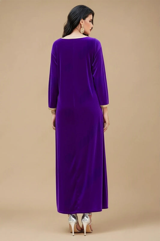 Back view of the purple velvet Pakistani kaftan Amina – smooth drape and clean finish