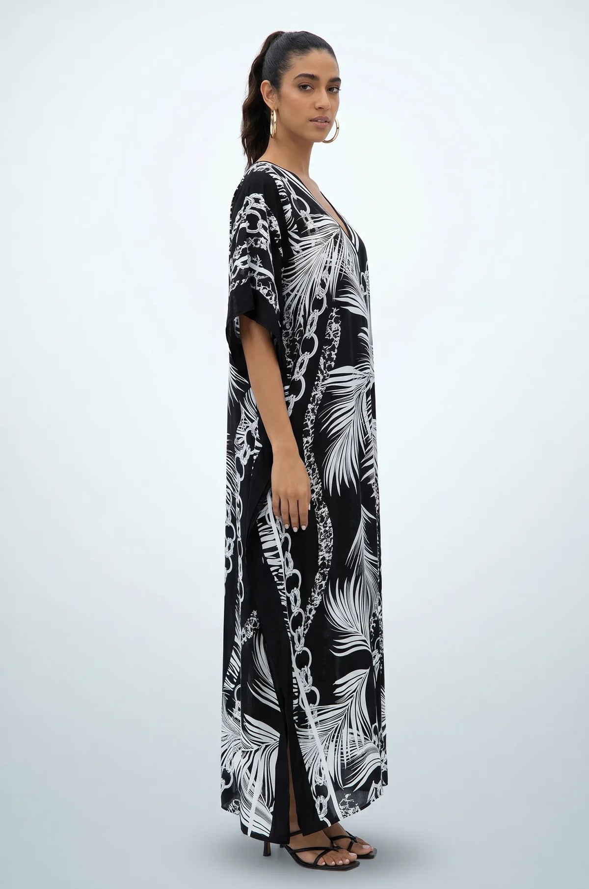 Naylara Adhara Palm Beach Kaftan Black – Side View Studio Shot