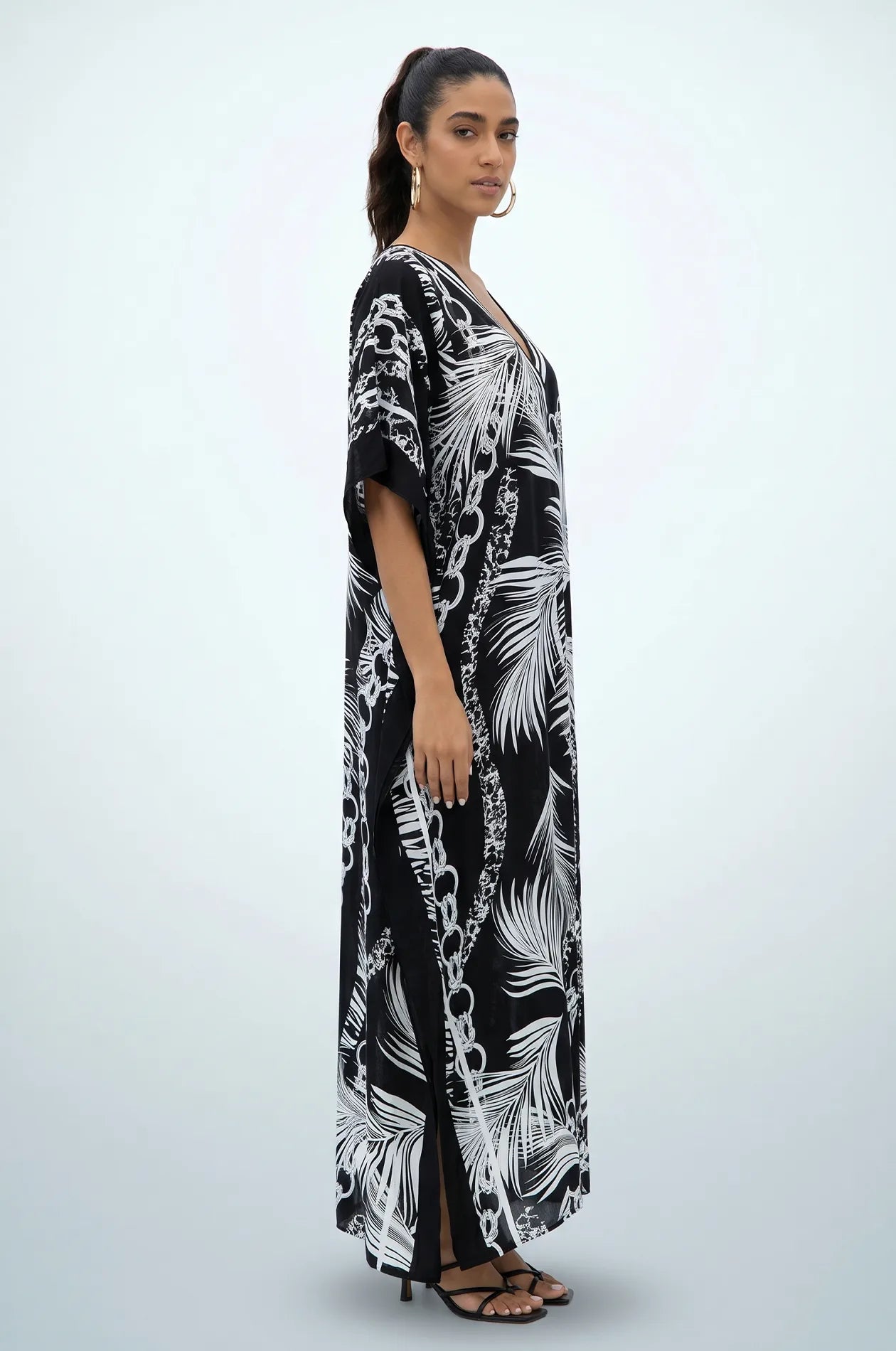 Naylara Adhara Palm Beach Kaftan Black – Side View Studio Shot
